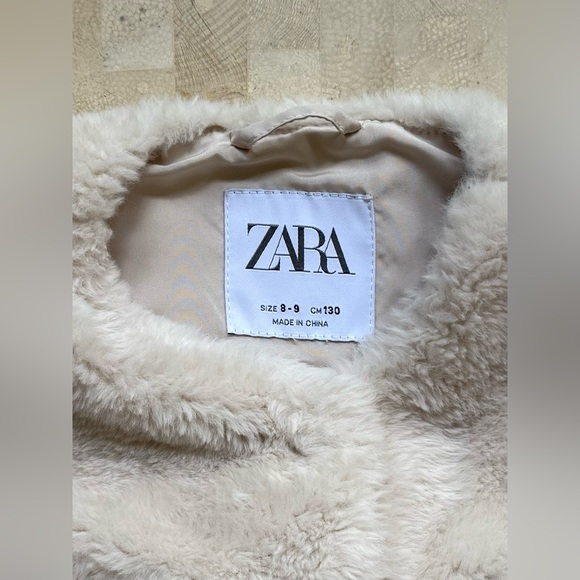 ZARA Girls Faux Fur Vest Cream Color Fall/Winter - size 8-9 - Picture 4 of 9
